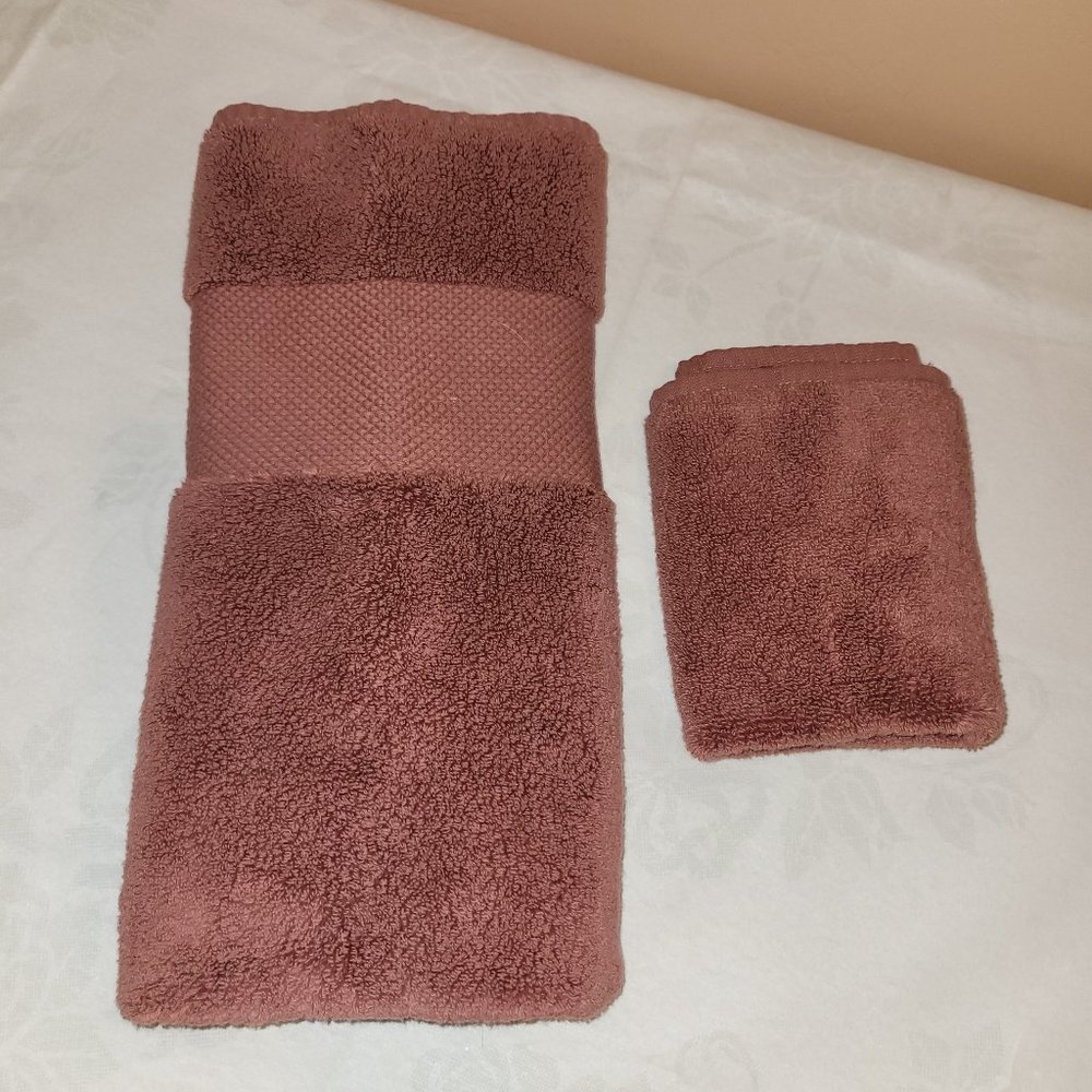 2pc Mauve Bath Hand Towels.